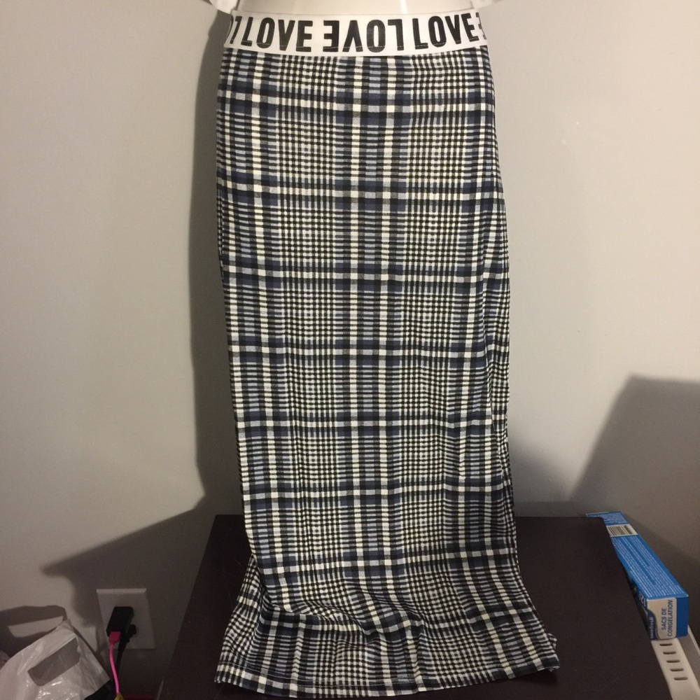 Love Plaid Skirt Set - Picture 3 of 6